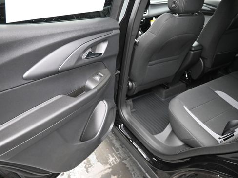 New 2026 Chevrolet TrailBlazer LT w/ Driver Confidence Package FWD image 19