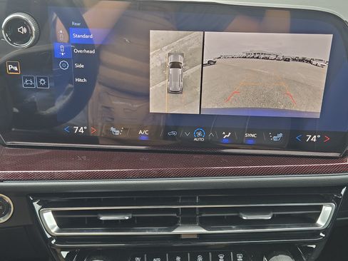 New 2026 Chevrolet Traverse Z71 w/ Enhanced Driving Package AWD/4WD image 13