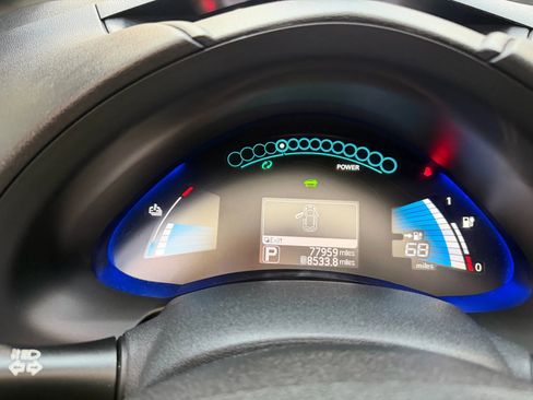 Used 2017 Nissan Leaf SL w/ Premium Package image 16