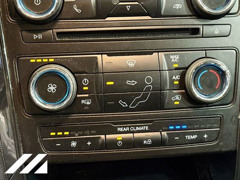 Used 2017 Ford Explorer XLT AWD/4WD image 17