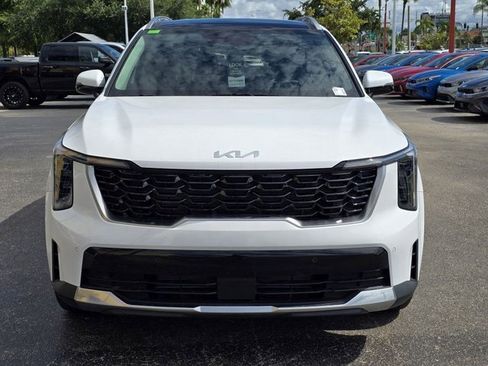 Used 2025 Kia Sorento S image 8