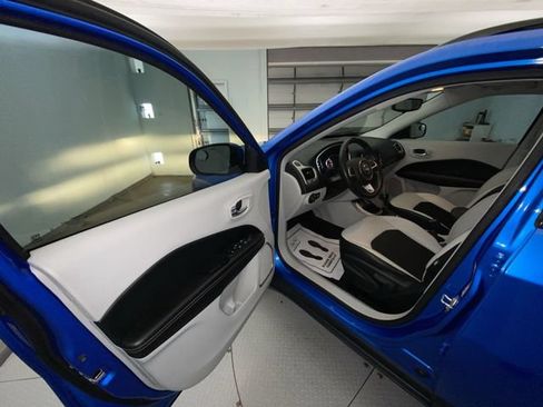 Used 2019 Jeep Compass Latitude FWD image 11