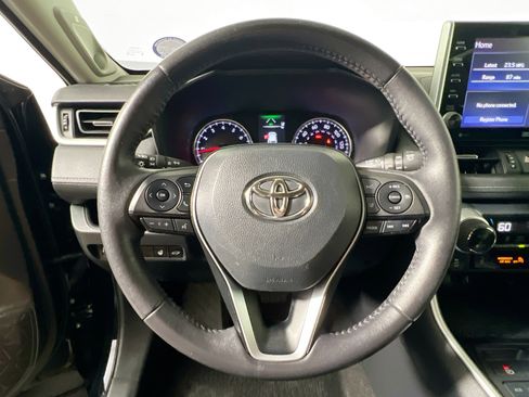 Used 2022 Toyota RAV4 XLE Premium AWD/4WD image 17
