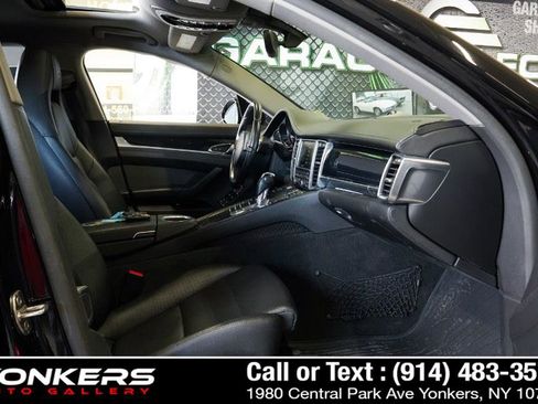 Used 2016 Porsche Panamera 4 Edition image 32