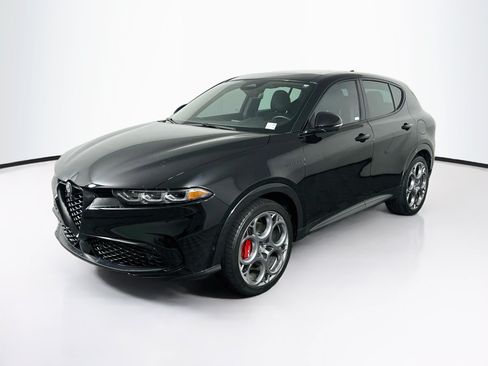Used 2024 Alfa Romeo Tonale Veloce AWD/4WD image 3