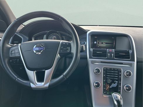 Used 2017 Volvo XC60 T5 Dynamic w/ Preferred Option Package image 11