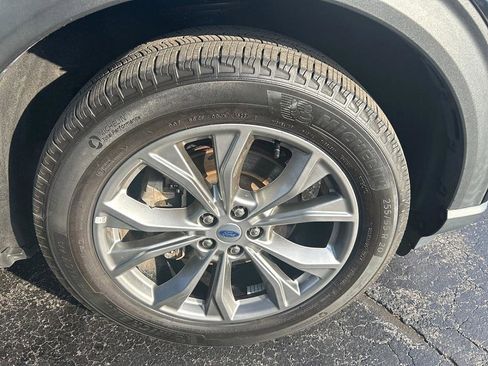 Used 2022 Ford Explorer XLT w/ Equipment Group 202A image 27