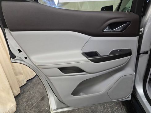 Used 2019 GMC Acadia SLT image 29