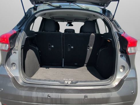 Used 2020 Nissan Kicks S FWD image 32