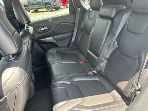 Used 2020 Jeep Cherokee Latitude Plus FWD image 14