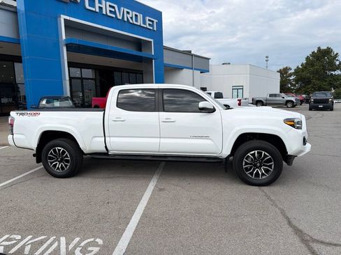 Used 2023 Toyota Tacoma TRD Sport AWD/4WD image 2