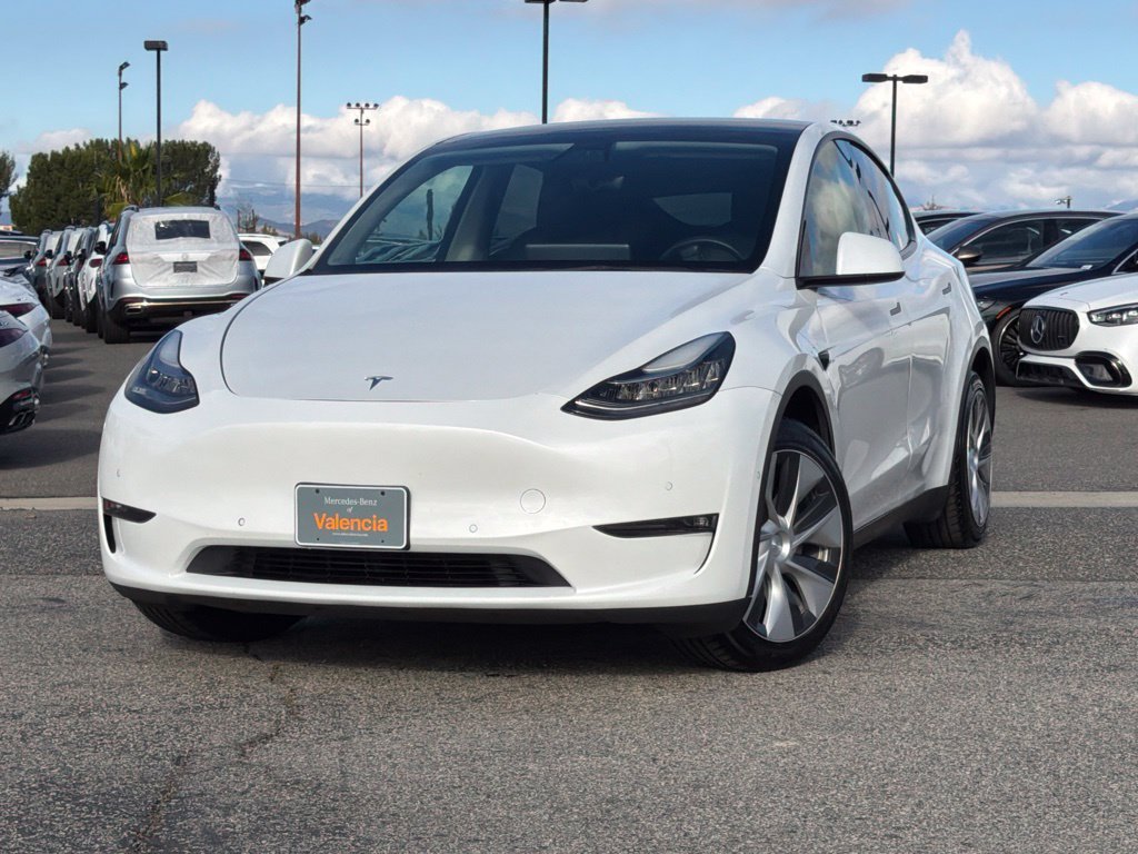 Used 2021 Tesla Model Y Long Range AWD/4WD image 2