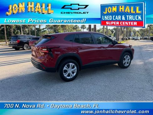 Used 2026 Chevrolet Trax LS FWD image 12
