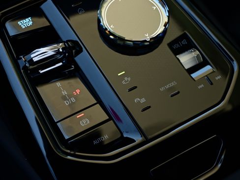 New 2026 BMW i5 eDrive40 w/ Executive Package image 17