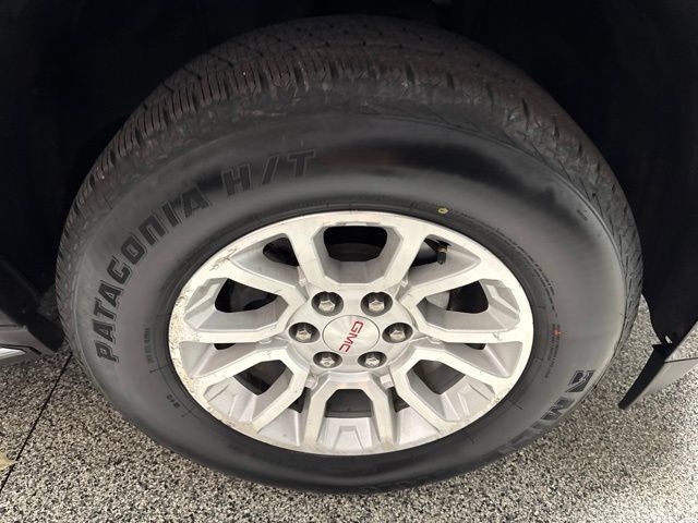 Used 2018 GMC Yukon SLT AWD/4WD image 25