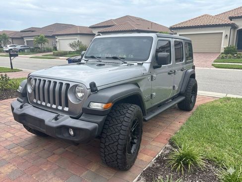 Used 2018 Jeep Wrangler Unlimited Sport S AWD/4WD image 1