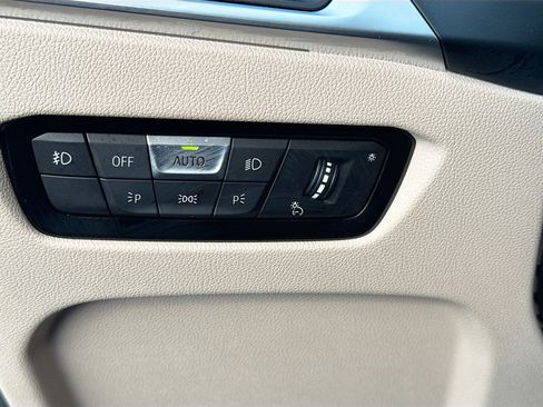 Used 2024 BMW 430i Convertible w/ M Sport Package image 32