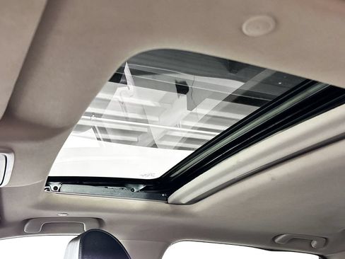 Used 2024 Honda CR-V EX-L image 18