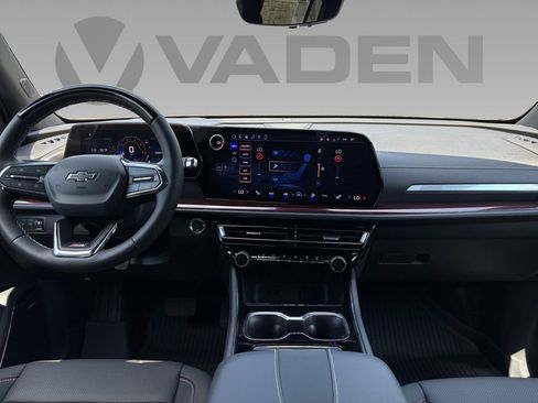 New 2026 Chevrolet Traverse Z71 w/ Enhanced Driving Package AWD/4WD image 3