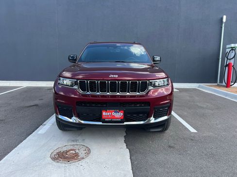 Used 2025 Jeep Grand Cherokee L Laredo RWD image 2