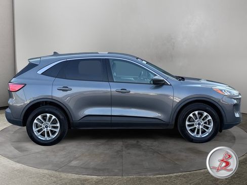 Used 2022 Ford Escape SE AWD/4WD image 8