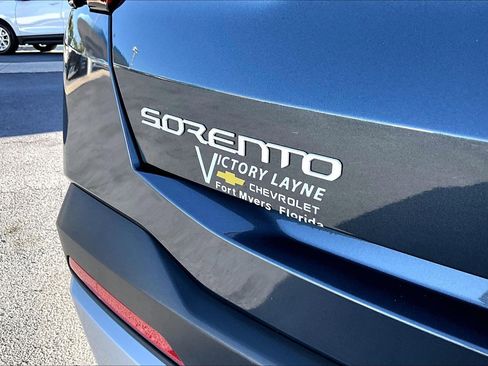 Used 2024 Kia Sorento LX image 5