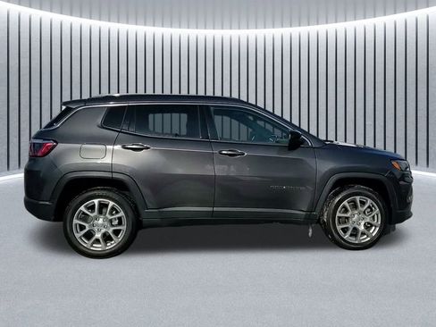 Used 2023 Jeep Compass Latitude AWD/4WD image 6