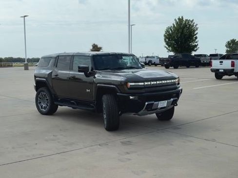New 2025 GMC Hummer EV 3X image 2