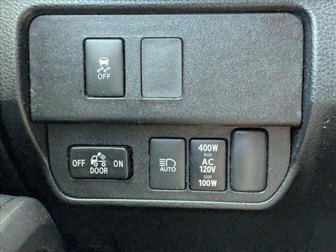 Used 2021 Toyota Tacoma TRD Off-Road w/ Technology Package AWD/4WD image 11