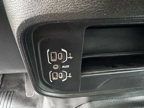 Used 2022 RAM 2500 Tradesman w/ Chrome Appearance Group image 15