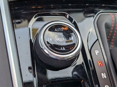 Used 2024 Chevrolet Colorado Z71 w/ Z71 Convenience Package 2 image 18