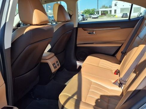 Used 2016 Lexus ES 350 w/ Luxury Package w/Wood Trim FWD image 5