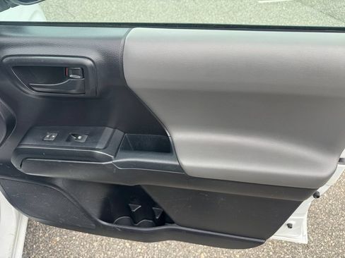 Used 2020 Toyota Tacoma SR AWD/4WD image 16