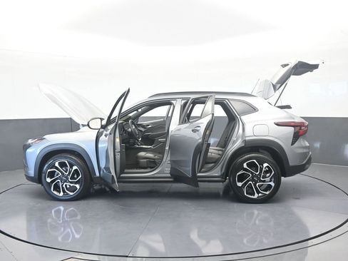 Used 2024 Chevrolet Trax RS w/ Sunroof Package image 76