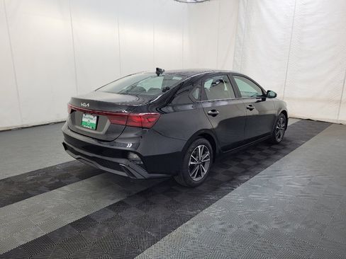 Used 2023 Kia Forte LXS image 9