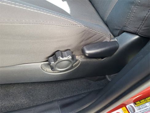 Used 2017 Toyota Tacoma TRD Off-Road image 26