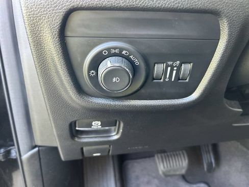 Used 2022 Jeep Grand Cherokee Limited AWD/4WD image 17