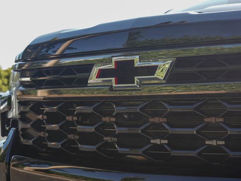 Used 2024 Chevrolet Silverado 1500 ZR2 w/ Technology Package AWD/4WD image 11