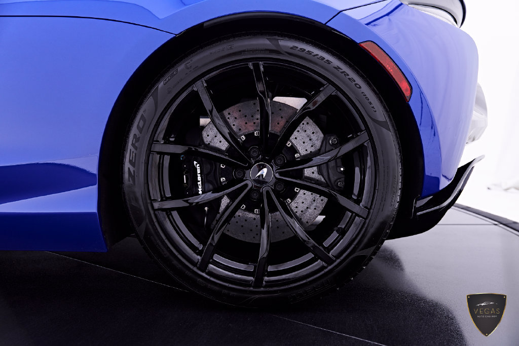 Used 2025 McLaren Artura RWD image 41