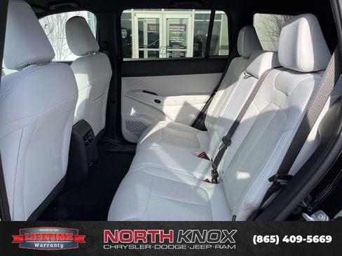 New 2026 Jeep Cherokee Laredo AWD/4WD image 12