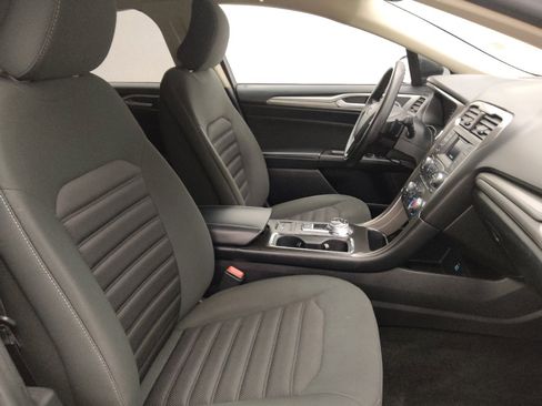 Used 2018 Ford Fusion SE FWD image 21