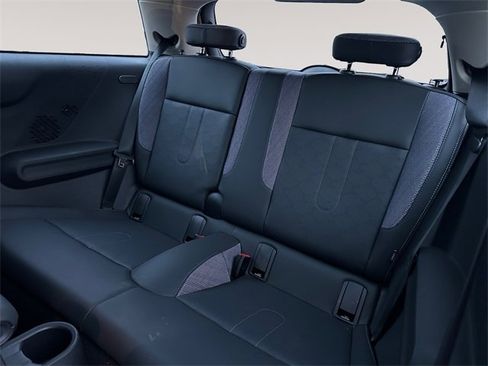 Certified 2025 MINI Cooper S image 10