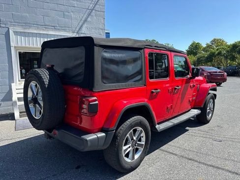 Used 2018 Jeep Wrangler Unlimited Sahara AWD/4WD image 6