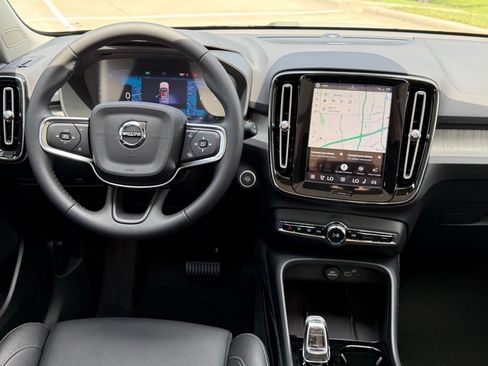 New 2026 Volvo XC40 B5 Plus w/ Climate Package AWD/4WD image 11