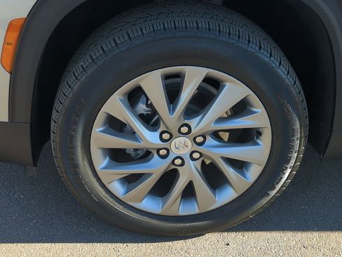 Used 2025 Buick Enclave Preferred image 33