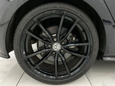 Used 2019 Volkswagen Golf R 4-Door AWD/4WD image 47