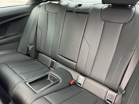 Used 2025 BMW 230i Coupe w/ Convenience Package image 15