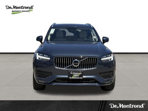 Used 2022 Volvo XC90 T6 Momentum w/ Advanced Package image 2