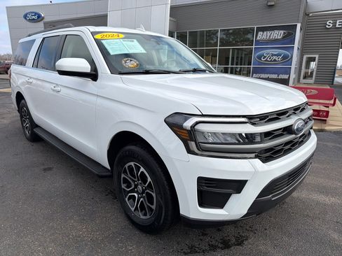 Used 2024 Ford Expedition Max XLT image 2