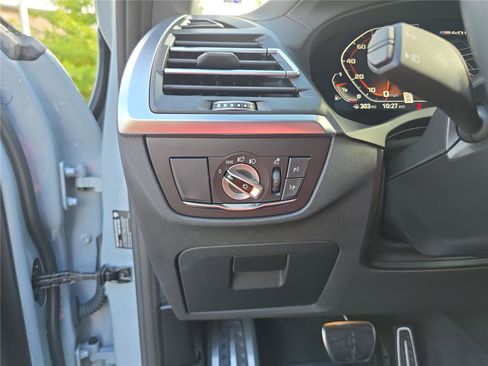 Used 2024 BMW X4 M40i image 35